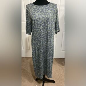 LuLaRoe 2XL Gray with Green and Yellow Accented Julia